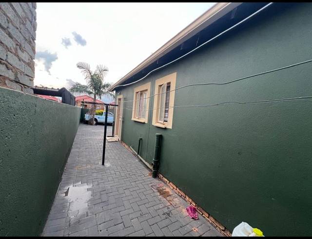 3 BEDROOM HOUSE FOR SALE IN SOSHANGUVE EAST